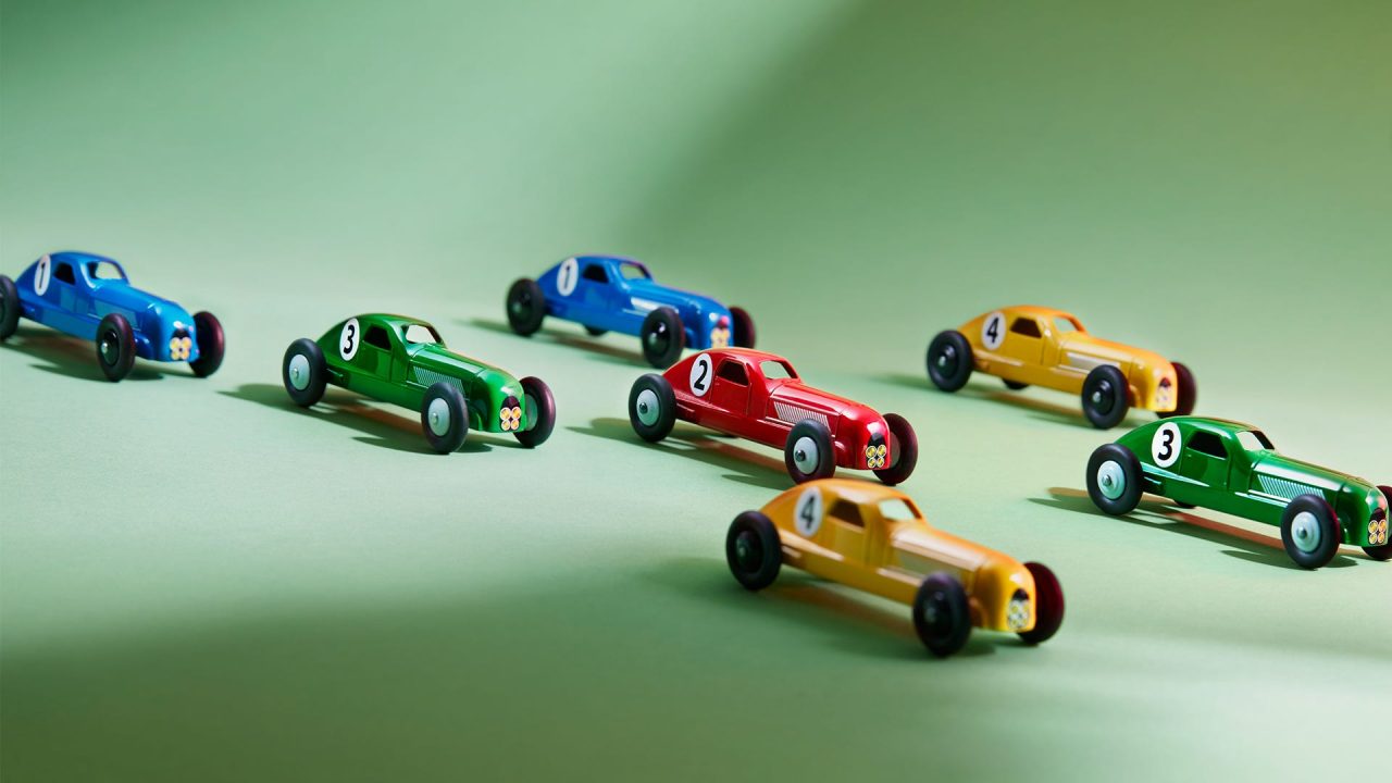découvrez notre vente exceptionnelle de bijoux historiques renault, une occasion unique d'acquérir des pièces rares et authentiques qui célèbrent l'héritage de la célèbre marque automobile.