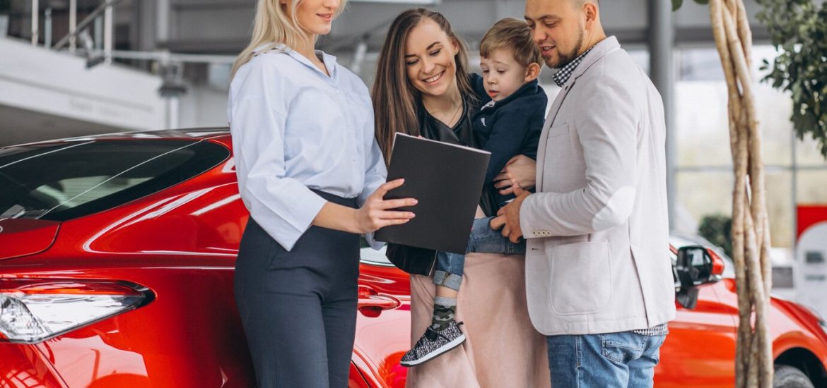 découvrez pourquoi l'assurance auto pour débutants peut coûter deux fois plus cher et comment réduire ces frais.