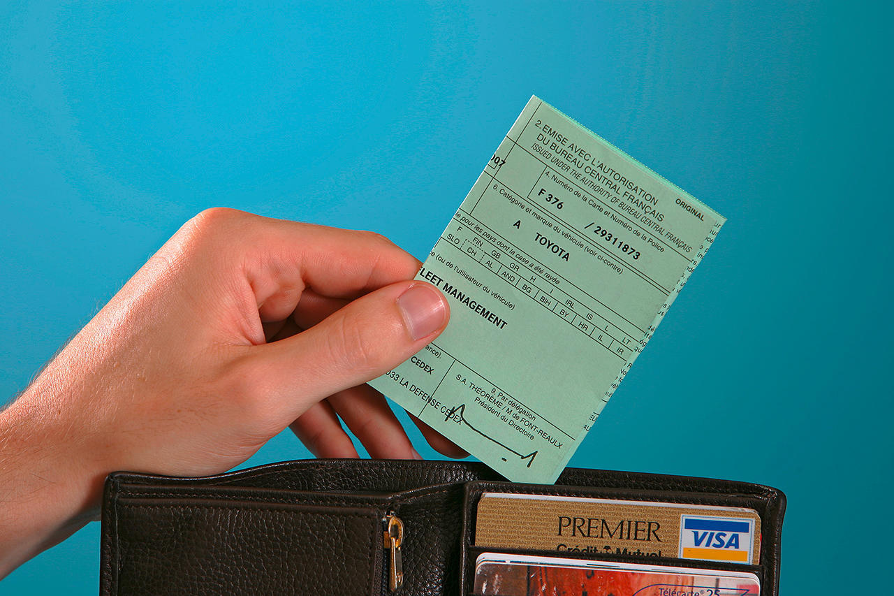 découvrez la baisse des souscriptions à la carte verte assurance auto en provenance d'ukraine et ses impacts sur le marché français.