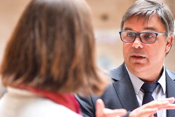 le directeur sra rejoint un assureur mutualiste en tant que remplaçant nommé, apportant son expertise au sein de l'équipe.