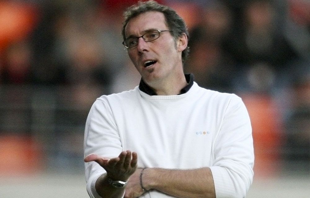 découvrez pourquoi elon musk affirme que tesla ne produira pas de motos, mettant en avant des préoccupations majeures de sécurité.