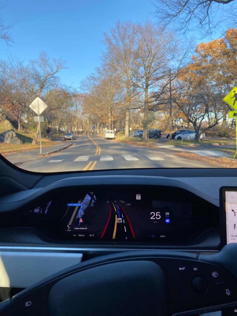 découvrez pourquoi le système de conduite autonome full self-driving (fsd) de tesla impressionne par ses innovations et ses performances avancées.