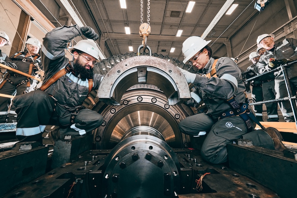 analyse des mouvements des marchés américains avec un focus sur tesla, general electric vernova et les mineurs de cuivre. suivez les tendances et actualités financières clés.