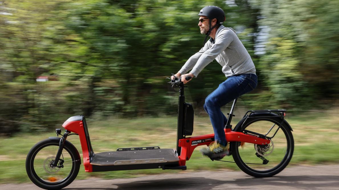 renault inaugure la fabrication de vélos-cargo en région parisienne, combinant innovation et mobilité durable pour répondre aux besoins urbains.