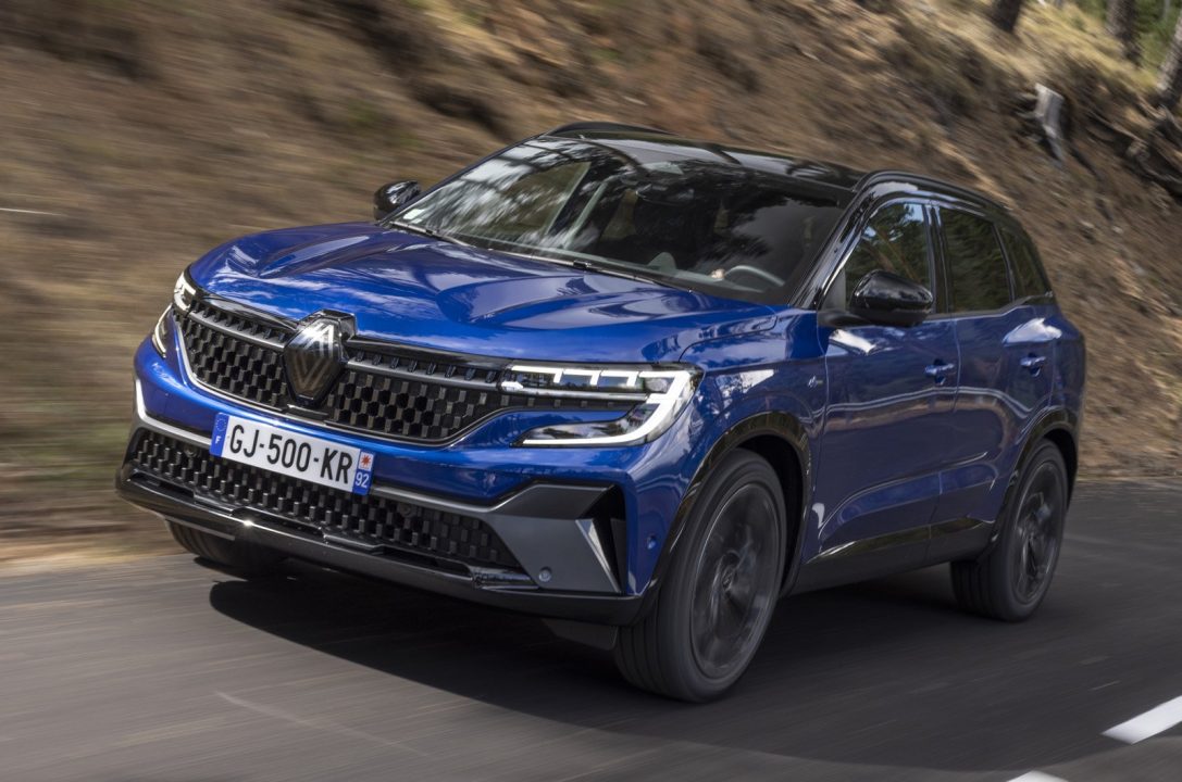 découvrez la bataille des utilitaires entre renault et volvo, les 'tesla' du secteur flexis, et comparez leurs innovations, performances et technologies.