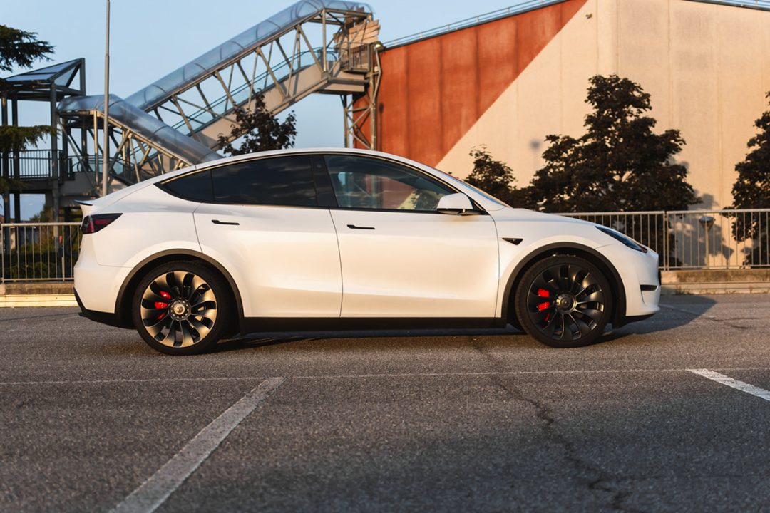découvrez la tesla model y performance, un suv électrique alliant puissance, autonomie exceptionnelle et design futuriste pour une expérience de conduite inégalée.