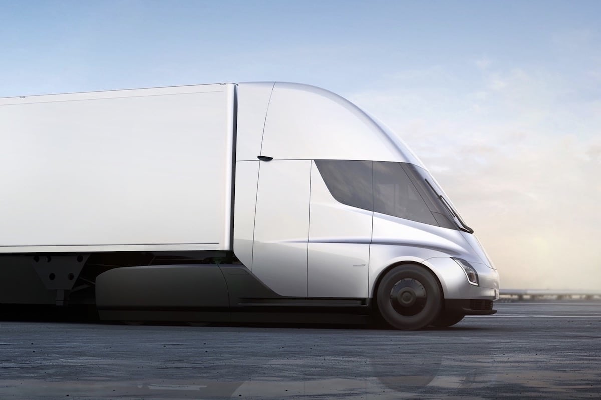 découvrez pourquoi cette année est décisive pour le tesla semi, le camion électrique révolutionnaire qui pourrait transformer le transport routier.