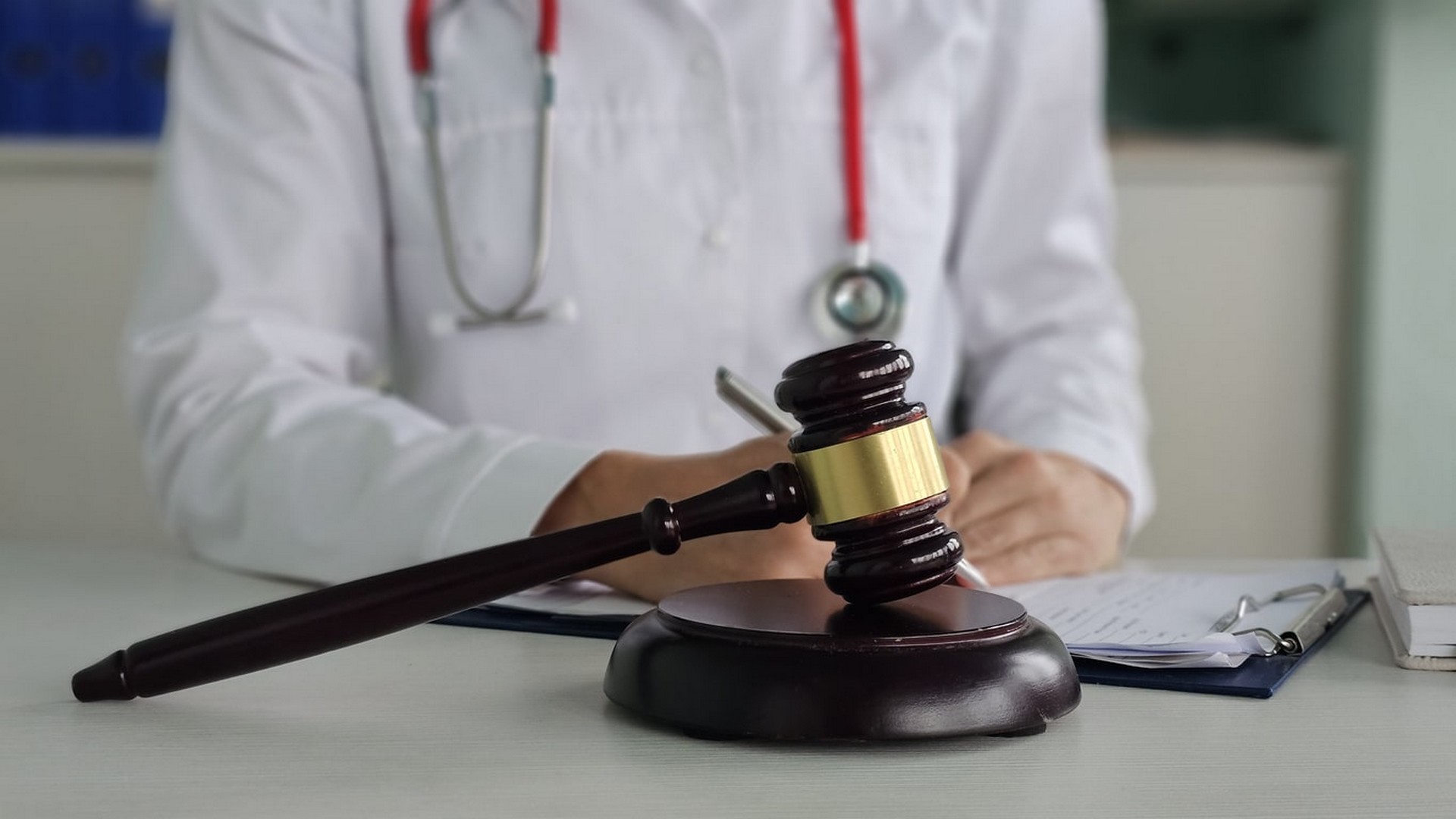 découvrez les fraudes en assurance auto les plus choquantes, leurs méthodes et comment vous en protéger efficacement.