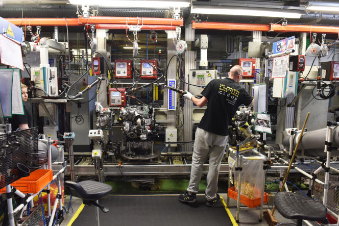 renault à cléon s'associe à un partenaire chinois pour la production et le développement des moteurs r5, r4 et twingo, renforçant ainsi sa collaboration internationale et son expertise automobile.