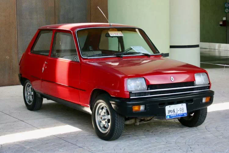 renault recrute à l'international pour renforcer la production de la nouvelle r5, offrant des opportunités de carrière passionnantes dans le secteur automobile.