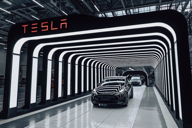 tesla apporte des précisions concernant les suppressions d'emplois prévues en europe, éclaircissant la situation pour ses employés et le marché.