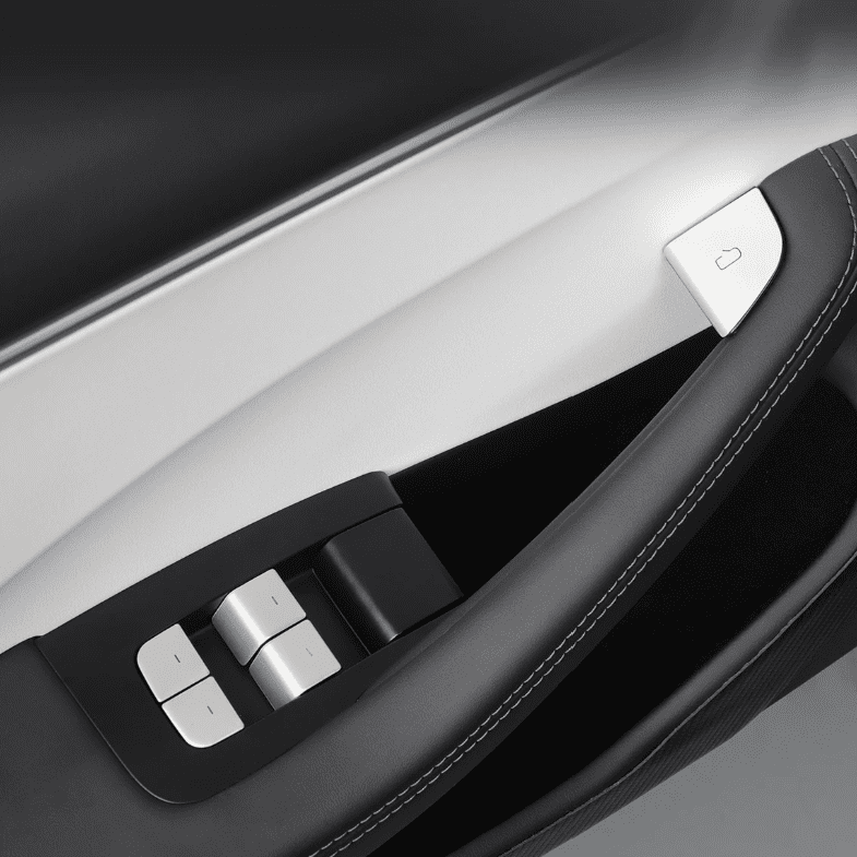 tesla repense les poignées de porte de ses véhicules électriques pour allier design innovant et fonctionnalité améliorée.