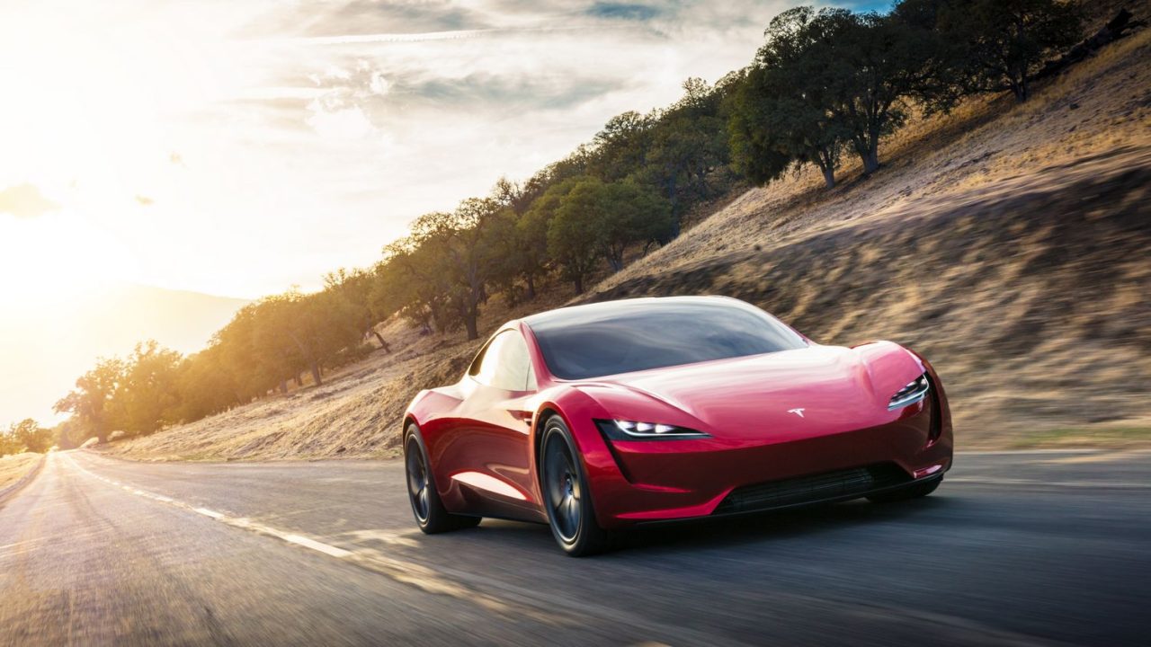 les récents dépôts de marque relancent l'intérêt autour de la tesla roadster, suscitant excitement et spéculations sur de possibles nouveautés.
