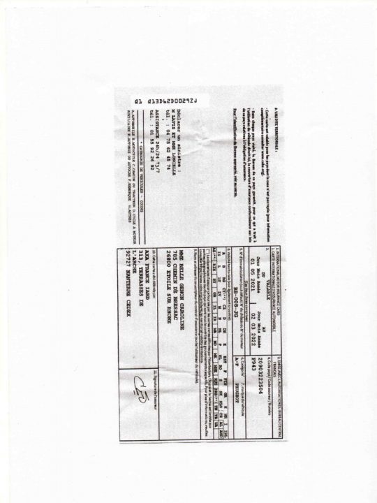 découvrez quels sont les documents d'assurance auto indispensables à conserver dans votre voiture pour être en conformité et éviter les sanctions.