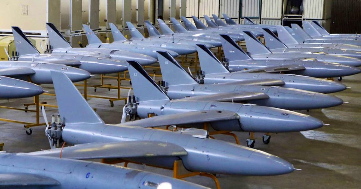 renault diversifie son activité en passant de la fabrication de voitures à la conception de drones militaires, explorant de nouveaux horizons technologiques et stratégiques.