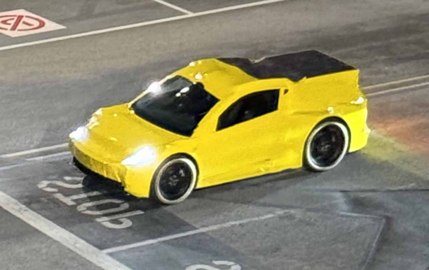 découvrez pourquoi les robotaxis tesla présentent un risque 4 fois supérieur, avec une analyse détaillée des dangers et des précautions à prendre.