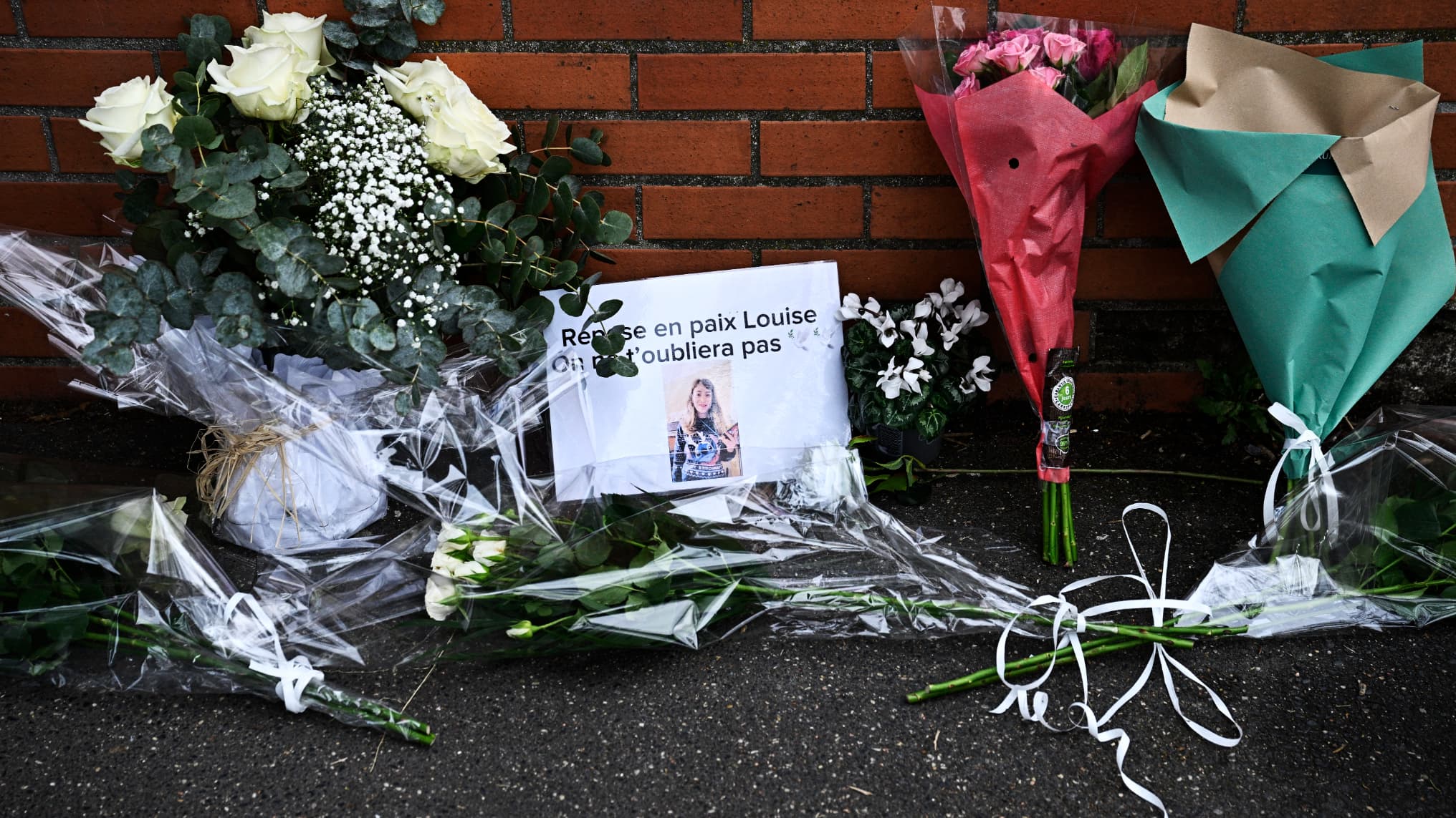 découvrez les raisons derrière la suppression de l'autopilot tesla en californie et les enjeux réglementaires qui en découlent.