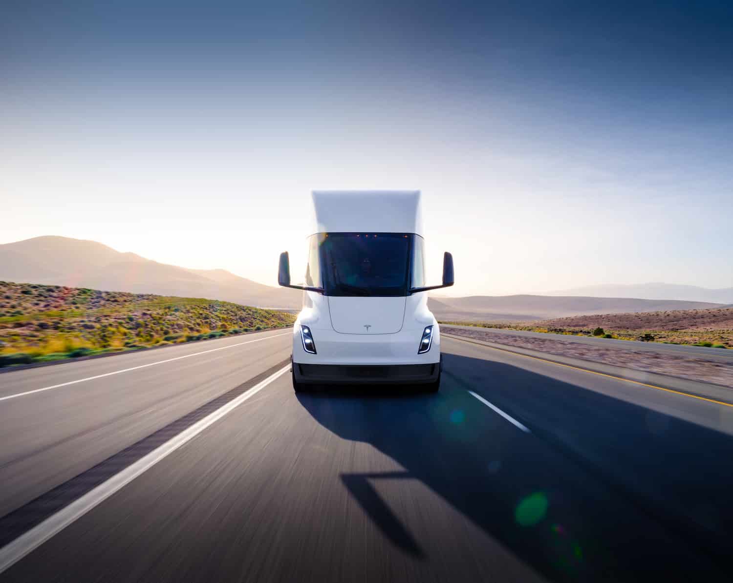 découvrez les spécifications finales du tesla semi, le camion électrique révolutionnaire alliant performance, autonomie et innovation technologique.