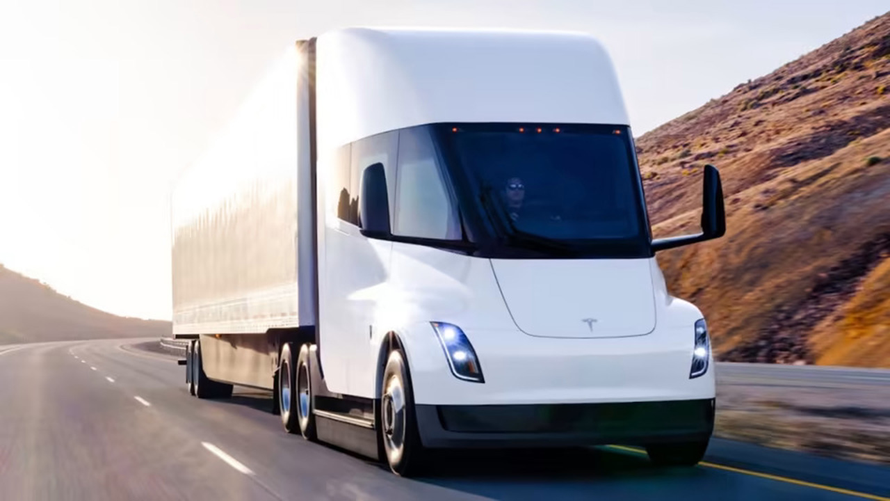 découvrez les spécifications finales du tesla semi, le camion électrique révolutionnaire alliant performance, autonomie et technologie de pointe.