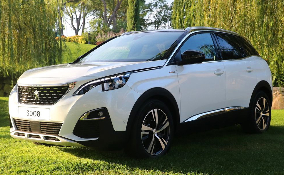 découvrez les différences clés entre l'assurance auto pour véhicules électriques et thermiques en 2026, et choisissez la meilleure option pour votre budget et vos besoins.