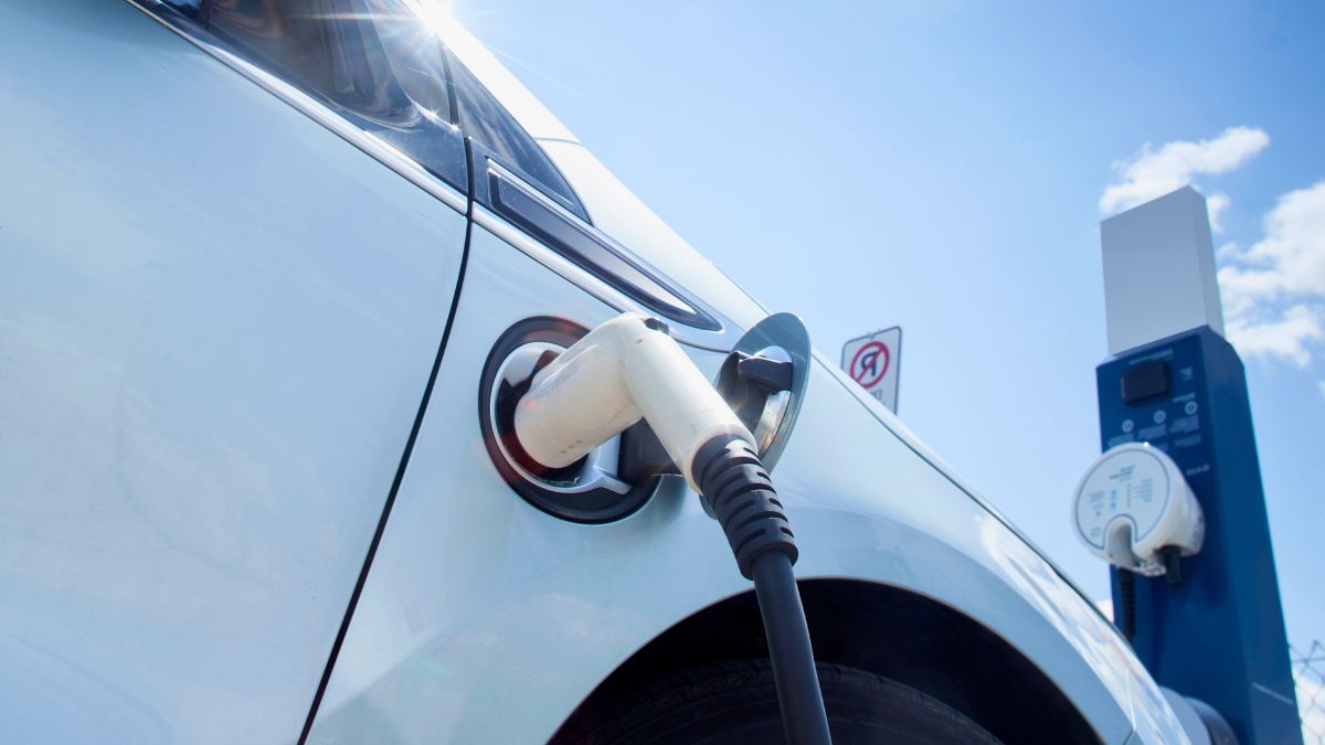 découvrez les différences entre l'assurance auto électrique et thermique en 2026, conseils et comparatifs pour choisir la meilleure couverture adaptée à vos besoins.