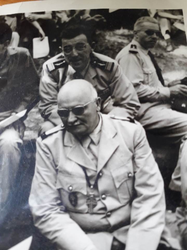 participez au rassemblement international dans la drôme célébrant les 80 ans de la renault 4cv, un événement unique pour les passionnés et collectionneurs.