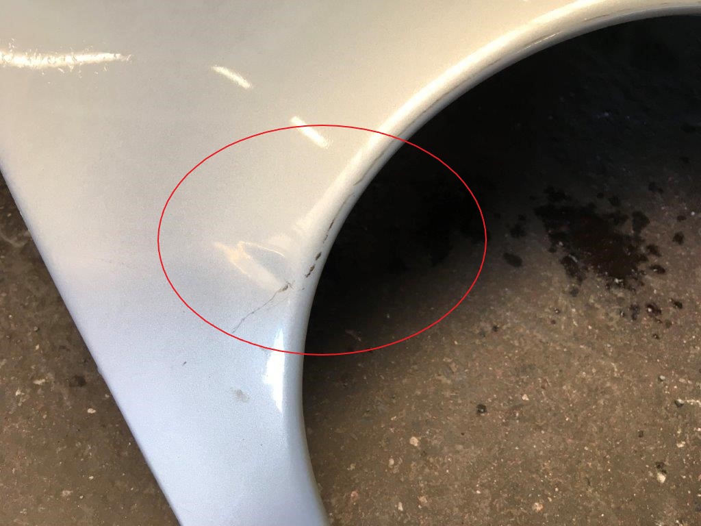 découvrez l'énigme du capot verrouillé de la renault twingo : causes possibles, solutions simples et conseils pour débloquer votre voiture en toute sécurité.