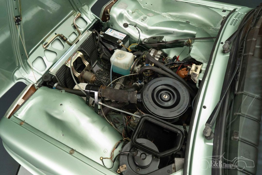 découvrez pourquoi la renault 5 tl vintage s'est vendue à un prix 6 fois plus élevé, un phénomène rare qui ravit les amateurs de voitures classiques.