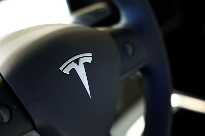 tesla obtient l'autorisation de fournir de l'électricité au royaume-uni, renforçant ainsi sa présence dans le secteur énergétique britannique.