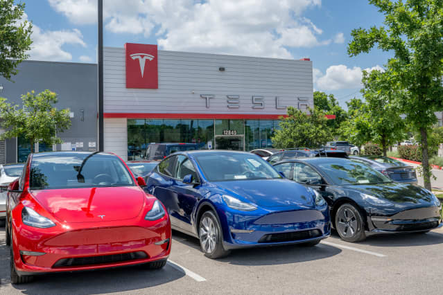 les ventes de tesla au royaume-uni enregistrent une baisse de 37%, marquant un ralentissement significatif du marché automobile électrique dans la région.