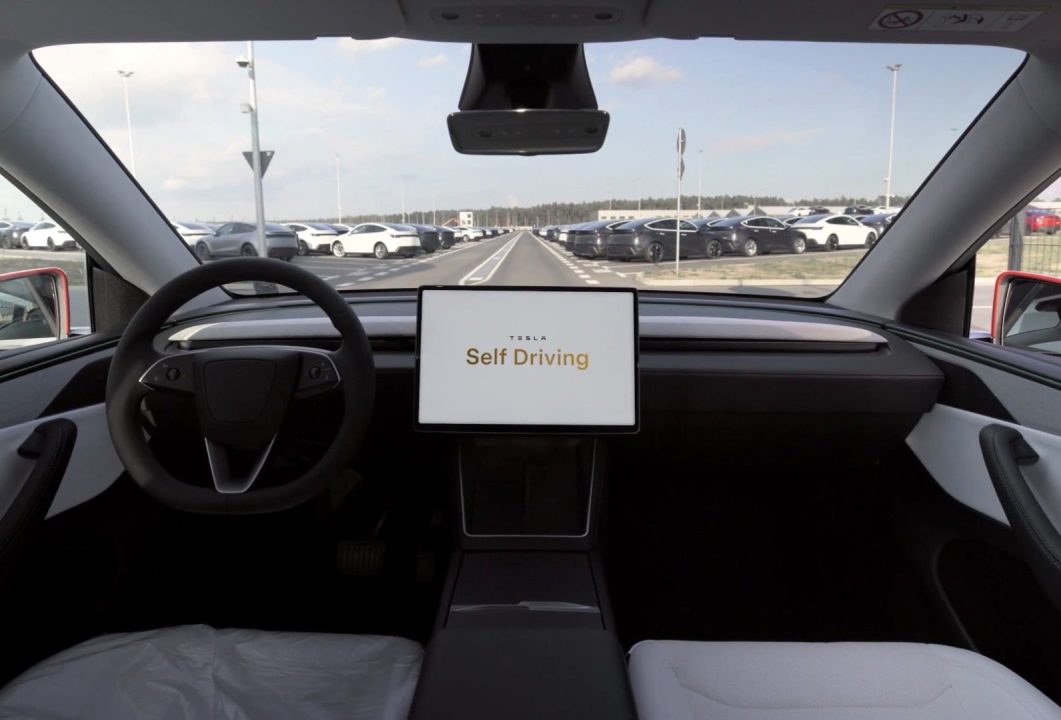 découvrez si la france adoptera la conduite autonome tesla à la même vitesse que les pays-bas et les enjeux liés à cette évolution technologique.