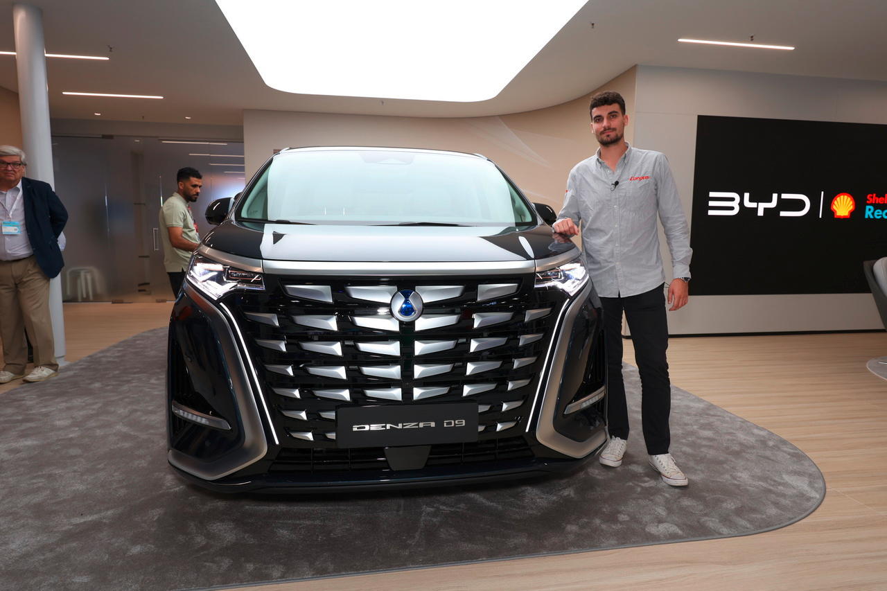 denza, la marque automobile chinoise premium, débarque en france avec ses modèles innovants alliant technologie avancée et design élégant.