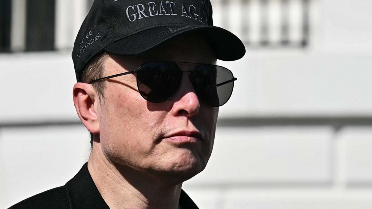 découvrez pourquoi elon musk a cité une petite ville de la sarthe en exemple dans ses récentes déclarations.