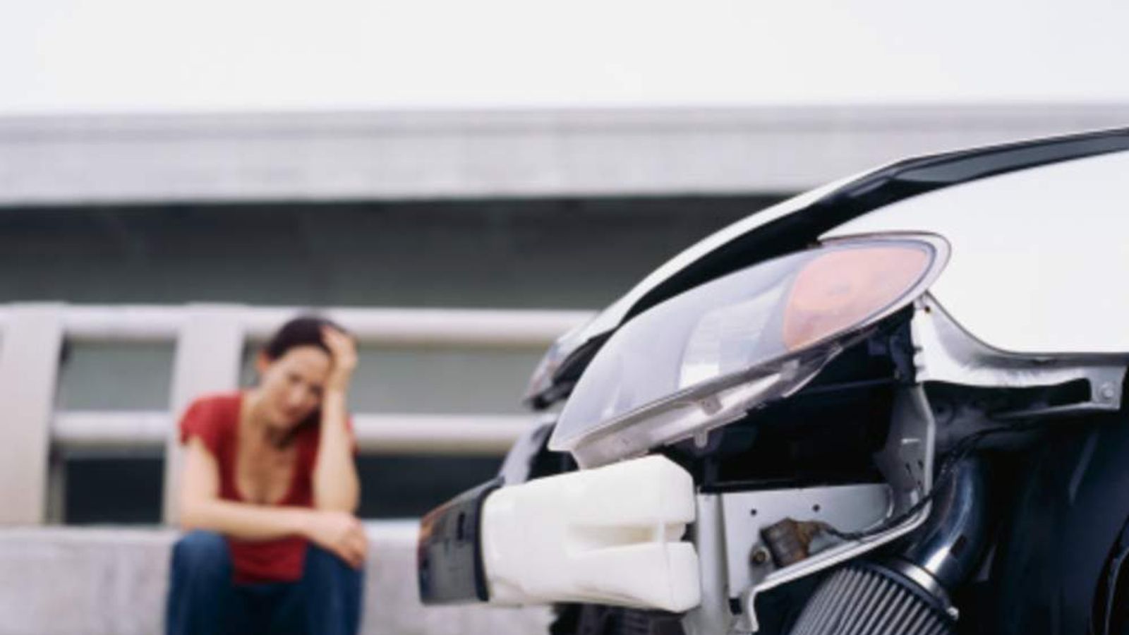 découvrez tout sur la fraude 'crash for cash', une escroquerie automobile où des accidents simulés sont utilisés pour obtenir des indemnisations injustifiées.