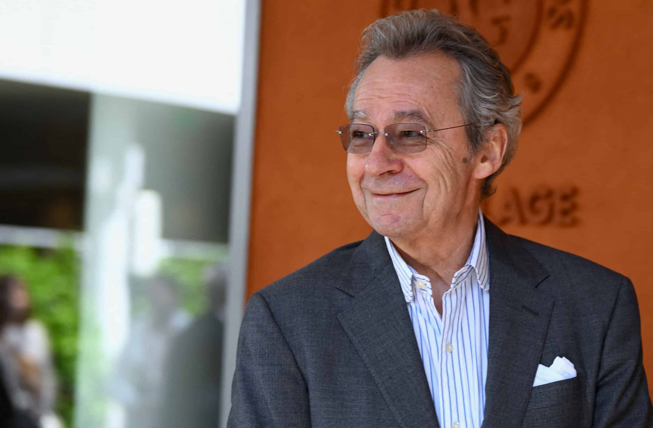 découvrez l'interview exclusive de michel denisot sur les solutions et services proposés par assurances de navarre.