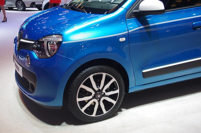 découvrez la nouvelle twingo, une véritable œuvre d'art sur roues alliant style, innovation et plaisir de conduite.