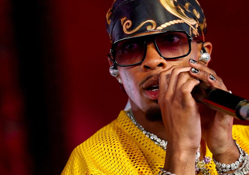 le rappeur d4vd est mis en examen pour meurtre, une affaire judiciaire qui suscite de nombreuses réactions. suivez les développements de cette enquête.