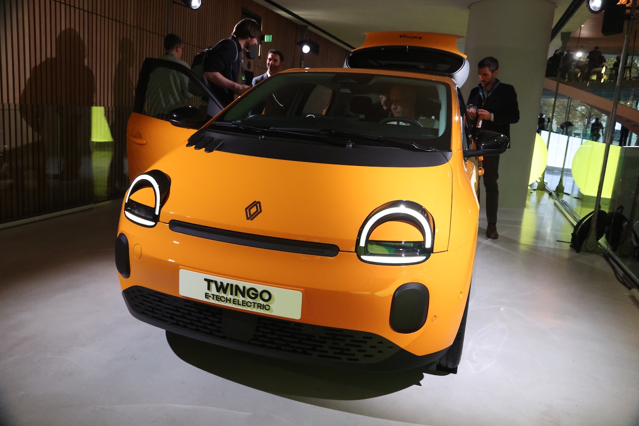 découvrez la renault twingo e-tech électrique d’occasion, une citadine urbaine abordable alliant écologie et praticité pour vos déplacements quotidiens en ville.