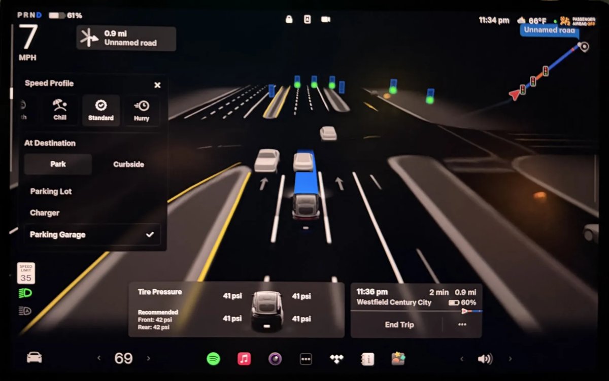 découvrez tesla fsd v14.3 : une conduite autonome améliorée avec moins d'erreurs et une anticipation optimisée pour votre sécurité et confort.