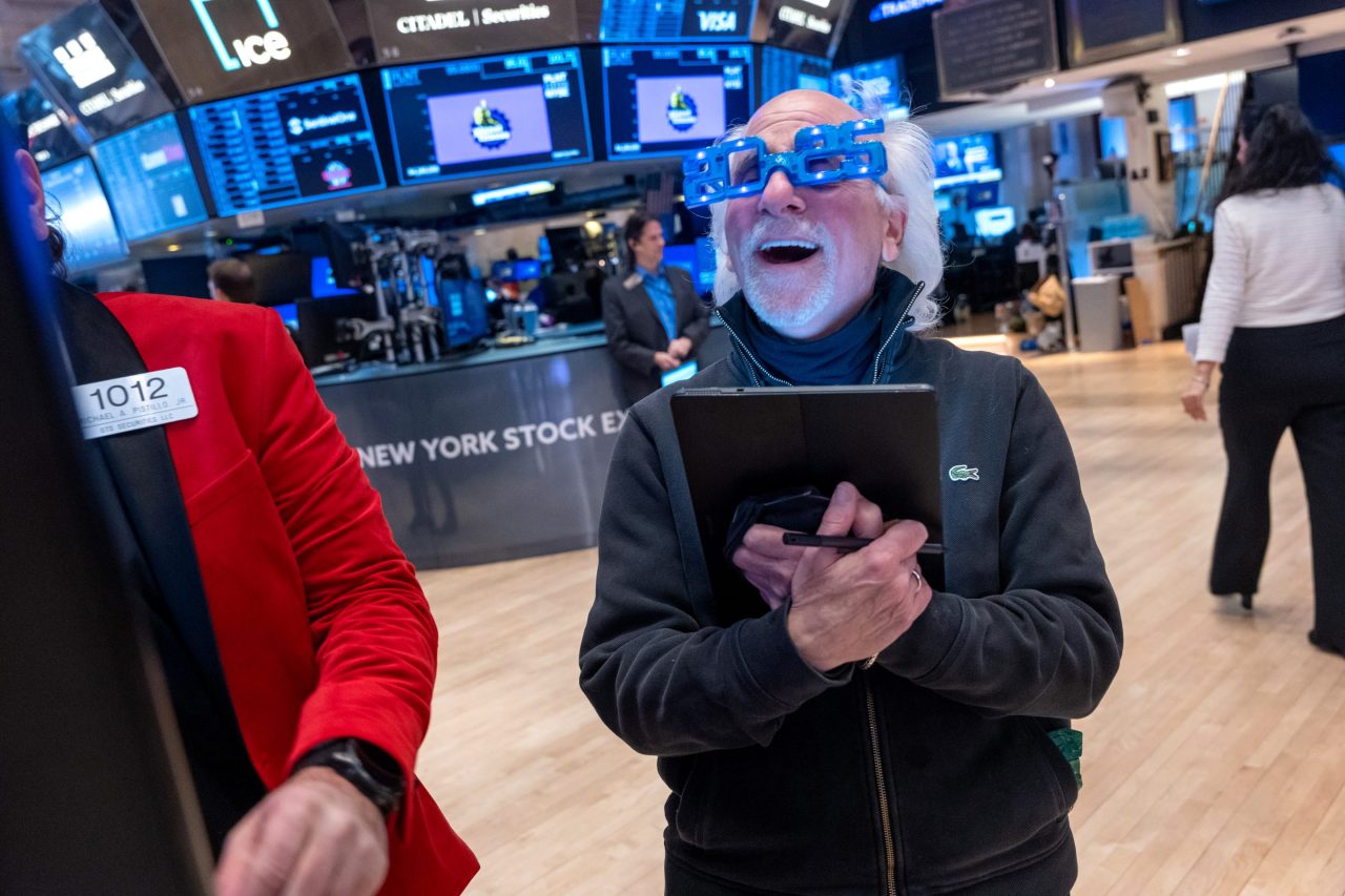 jefferies maintient sa recommandation neutre sur mgm malgré des inquiétudes concernant la croissance future de l'entreprise.