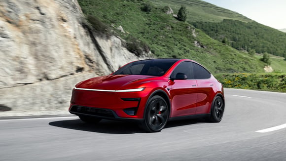 découvrez pourquoi le tesla cybertruck, malgré son design audacieux, est considéré comme un grand échec sur le marché.