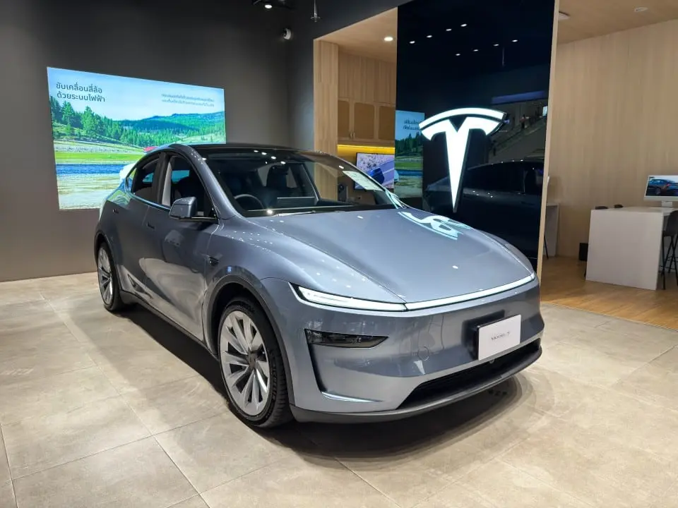 découvrez pourquoi le tesla cybertruck, malgré son design audacieux, est considéré comme un grand échec commercial et technologique.