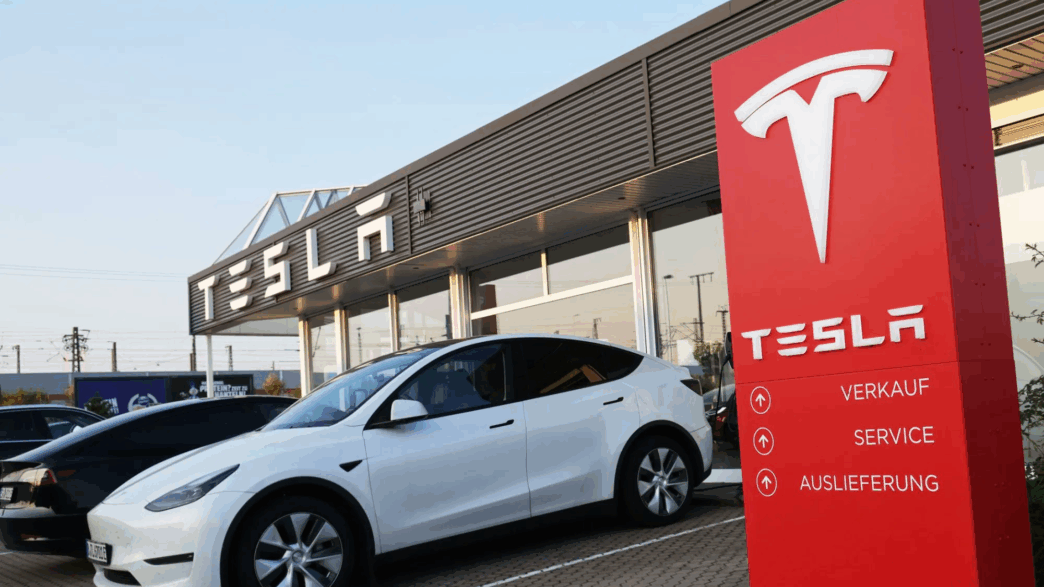 tesla présente le cybercab, un robotaxi innovant sans volant qui révolutionne le transport autonome et promet une expérience de conduite futuriste.